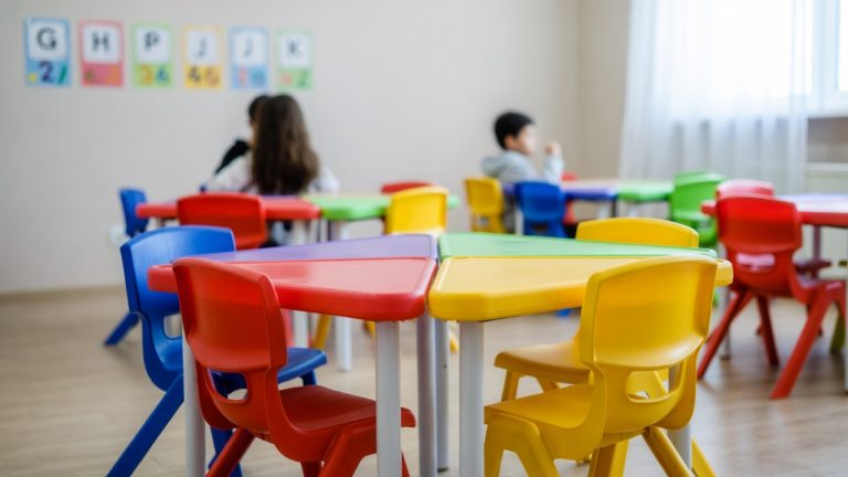 best desks for kindergarteners
